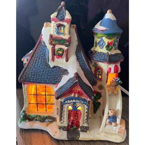 Christmas Winter Victiorian Series Lighted Building Toy Shop Power Cord 6"X6.5" - Picture 2 of 11